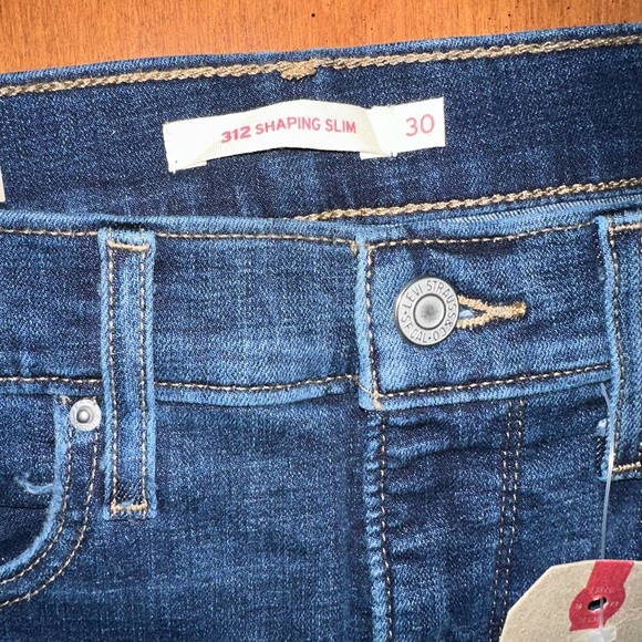 Brand new Levi’s 312 Shaping Slim women’s Jeans. Med/dark wash. Size 30/30. - Picture 8 of 8